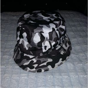 Ladies fashion camo hat